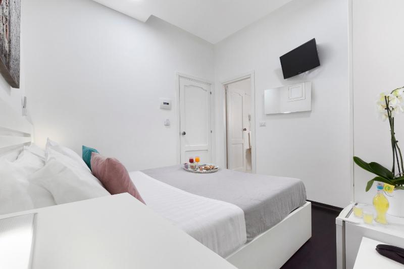 Double Room without Window image 3