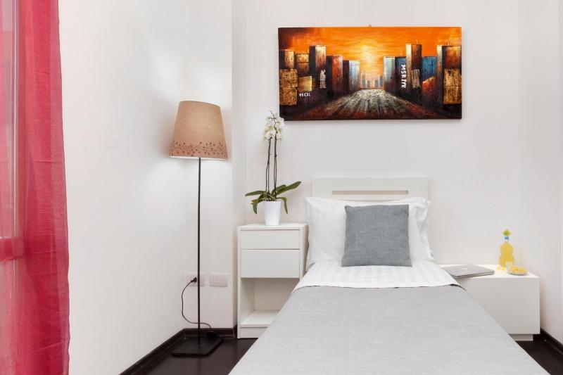 Standard Single Room image 3
