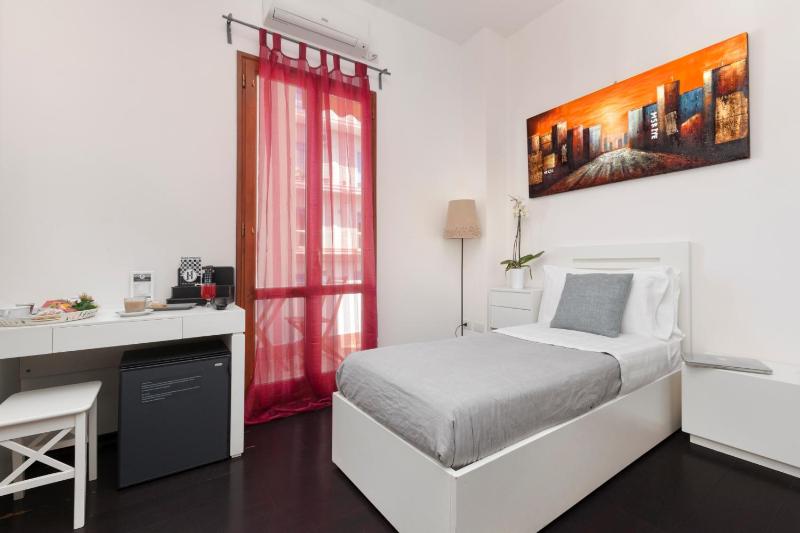Standard Single Room image 1