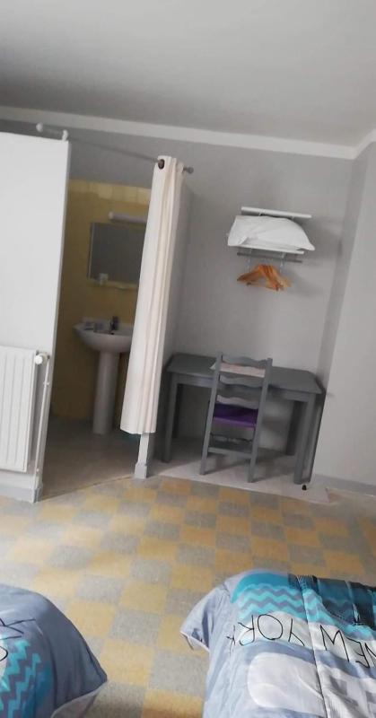 Twin Room image 2
