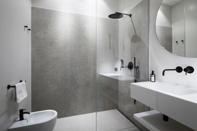Single Room with Shower image 1