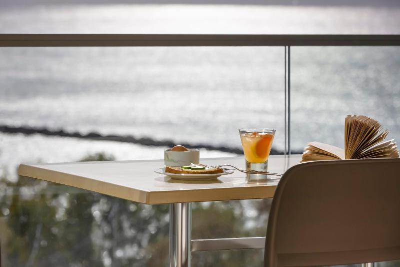 Double or Twin Room with Sea View image 4
