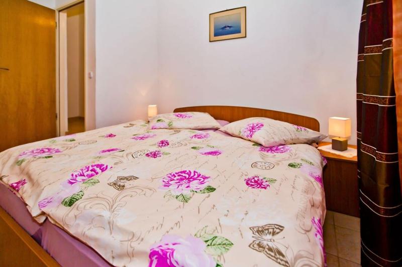 One Bedroom Apartment with Balcony image 4