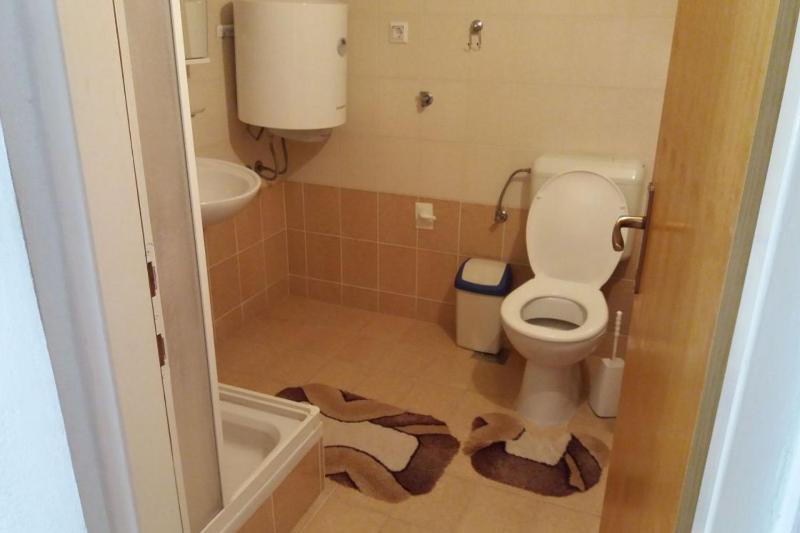 One Bedroom Apartment with Balcony image 2