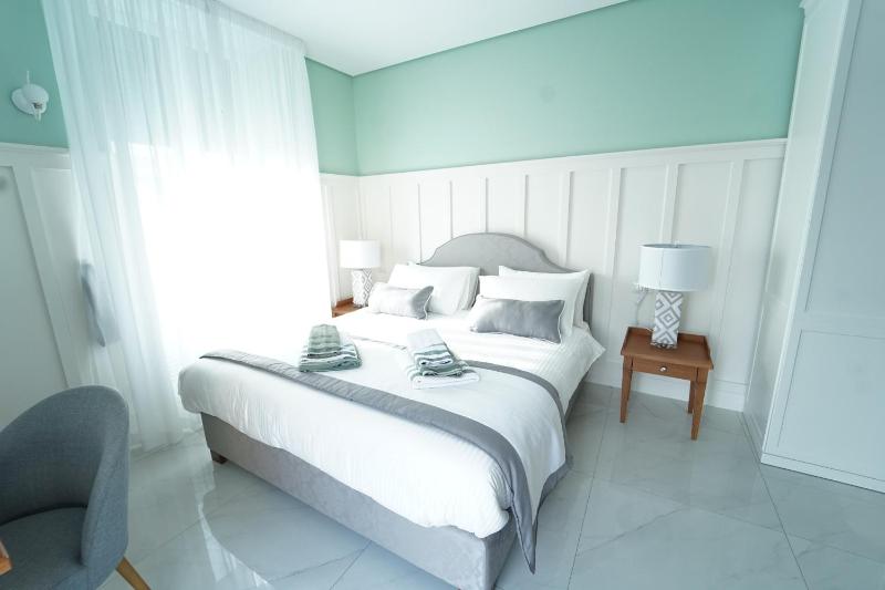 Deluxe Apartment image 1
