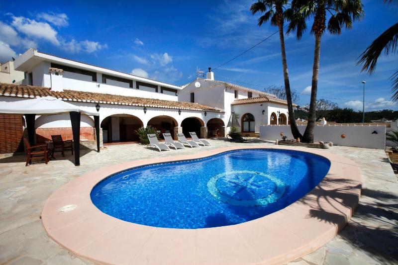 Villa image 1