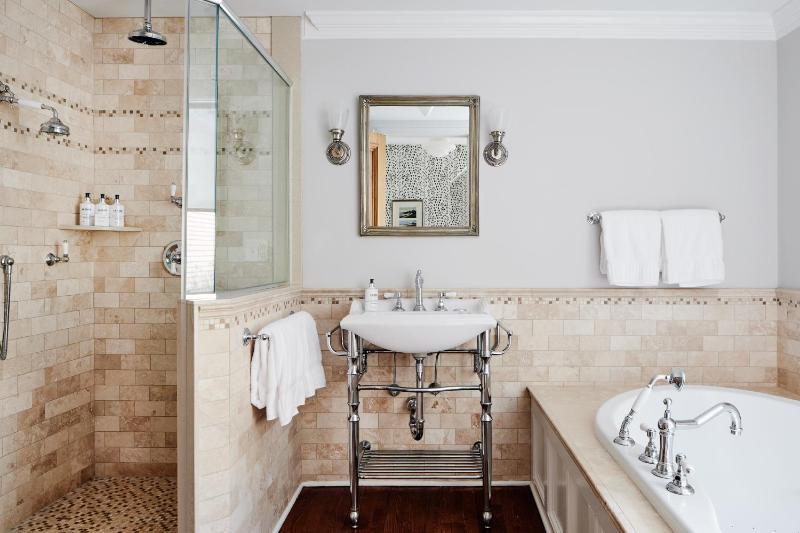 Tower Suite image 3