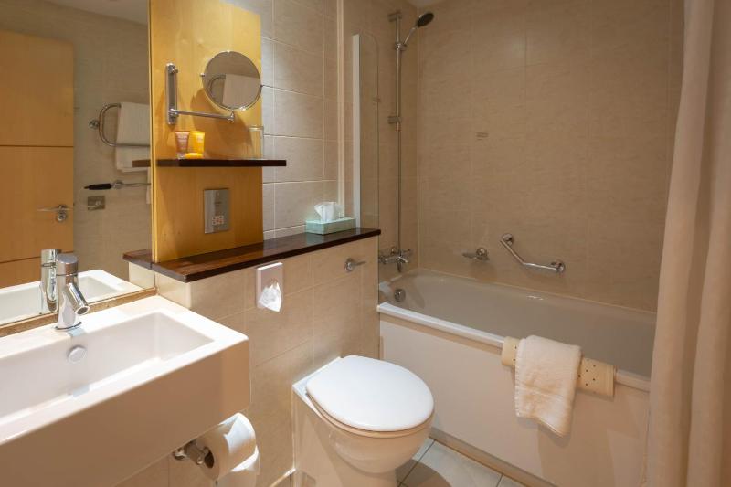 Deluxe Twin Room image 3