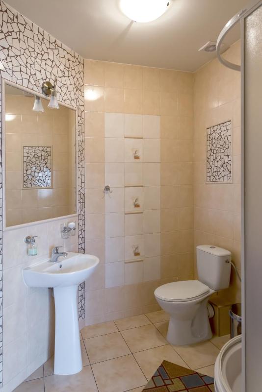 Double or Twin Room image 3