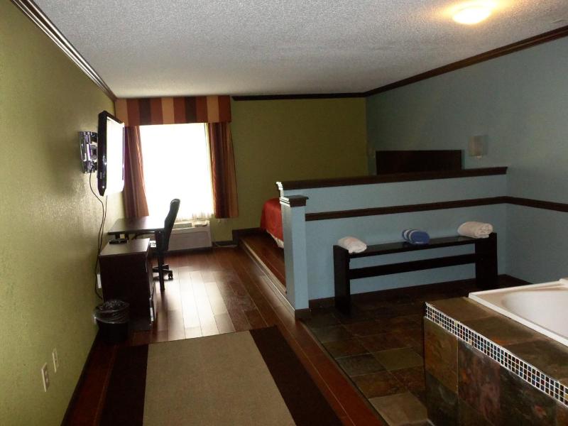 King Room with Spa Bath image 3