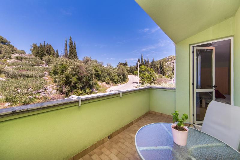 Apartment with Mountain View image 1