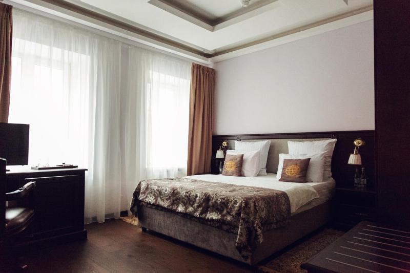 Deluxe Double Room image 2