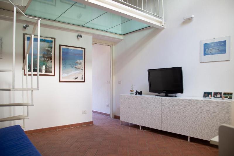 One-Bedroom Apartment image 4