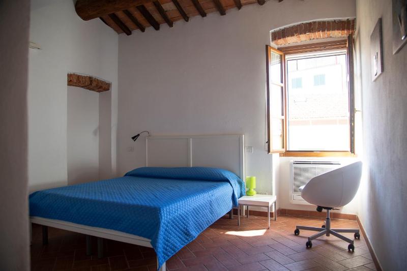 One-Bedroom Apartment image 3