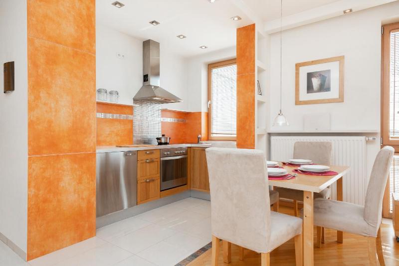 One-Bedroom Apartment image 3