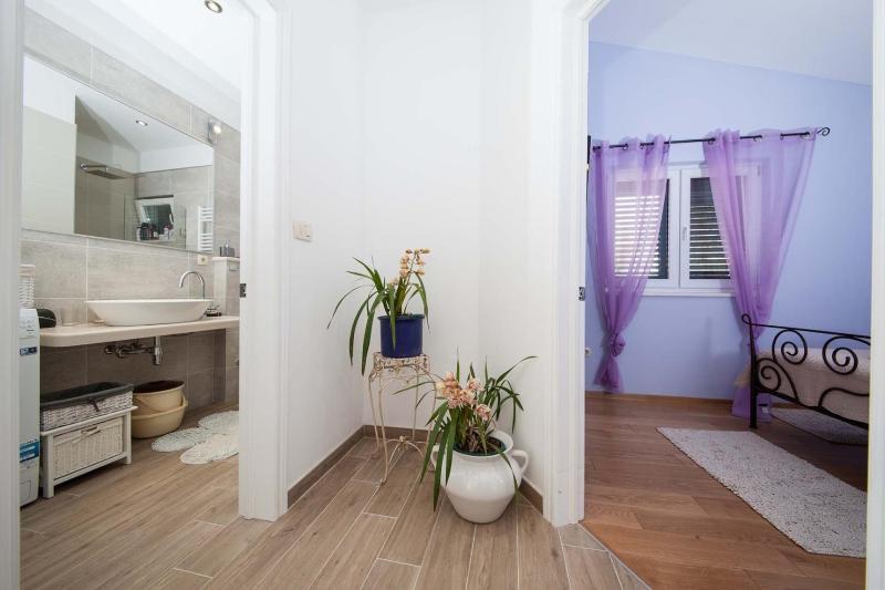 House Mars in Podgora jacuzzi - image 4