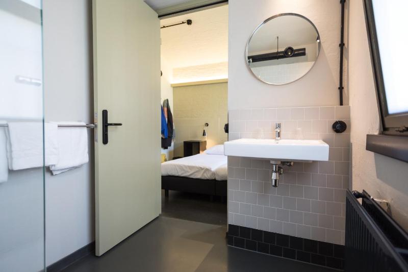 Double Room with Private Bathroom image 2