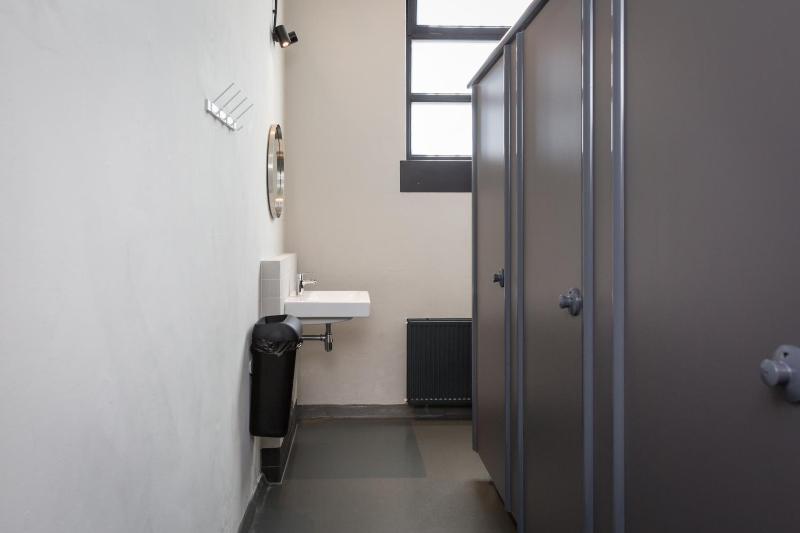 Quadruple Room with Shared Bathroom image 3
