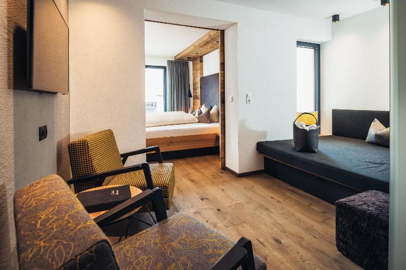 Suite with Balcony image 4