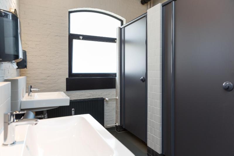 Quadruple Room with Shared Bathroom image 2