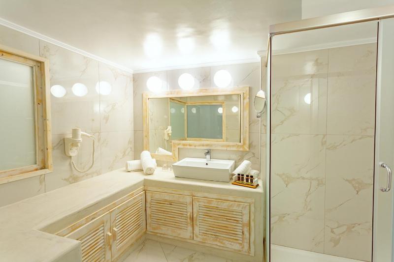 Superior Suite image 3