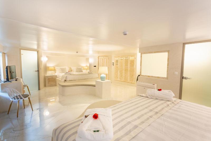 Superior Suite image 2