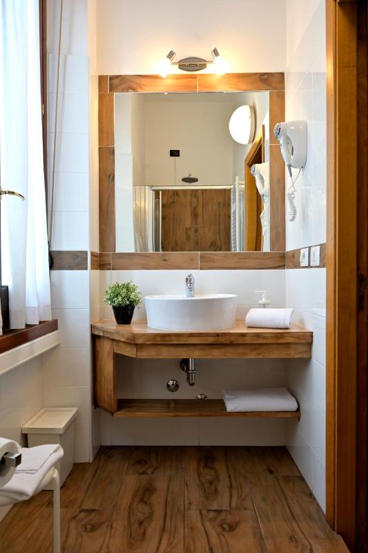 Superior Single Room image 1