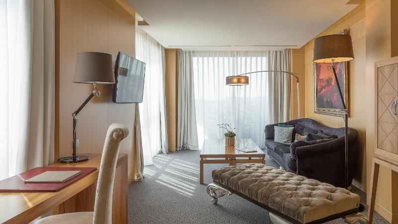 Suite image 3
