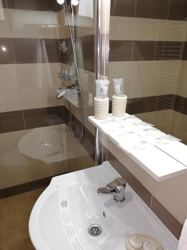 Double Room with Private Bathroom image 3