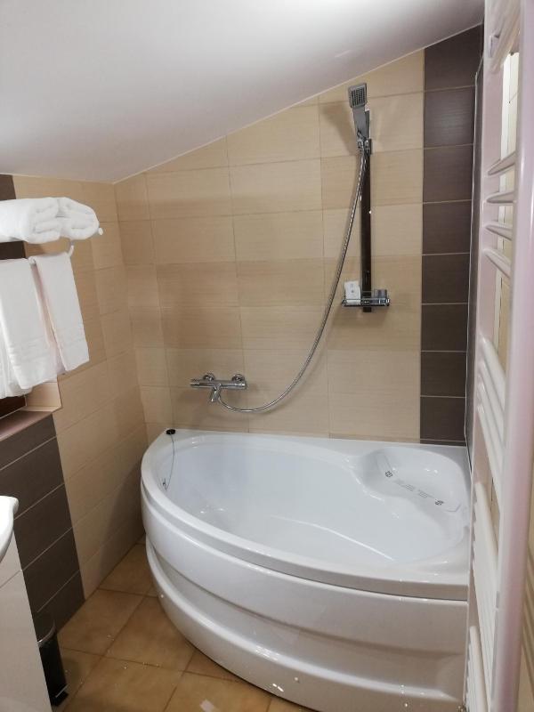 Double Room with Private Bathroom image 4