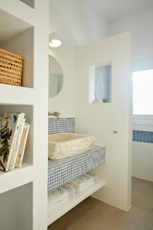 Double Room with Terrace & Sea View image 4
