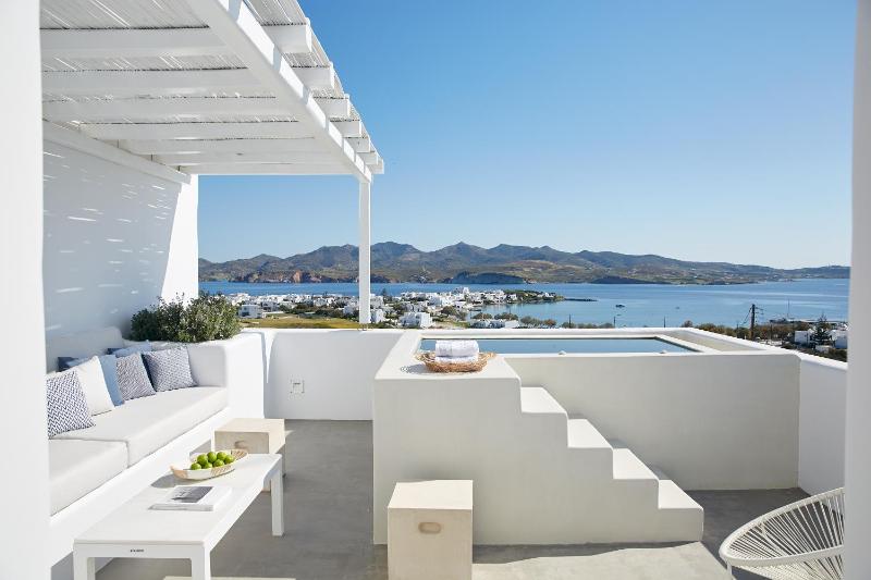 Honeymoon Suite with Outdoor Plunge Pool and Panoramic Sea View image 1