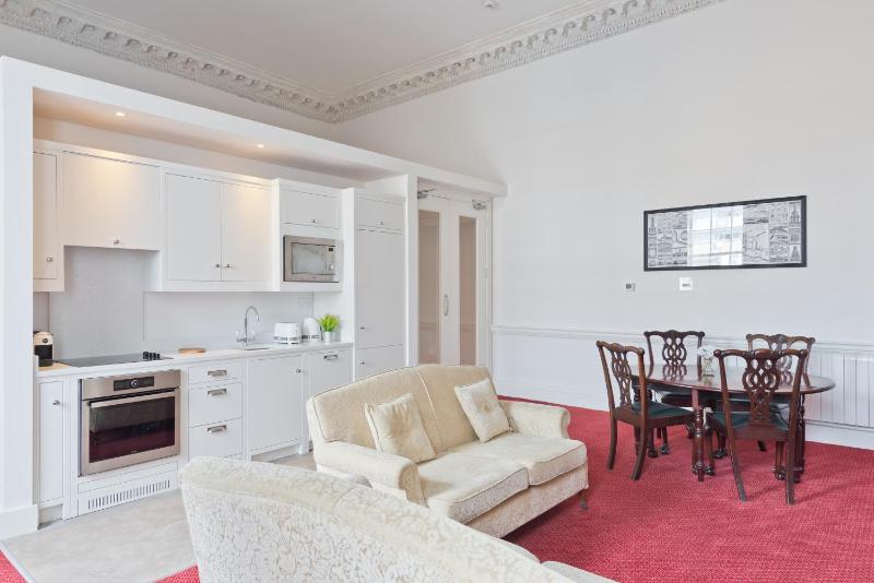 Henrietta Suites City Centre - image 7