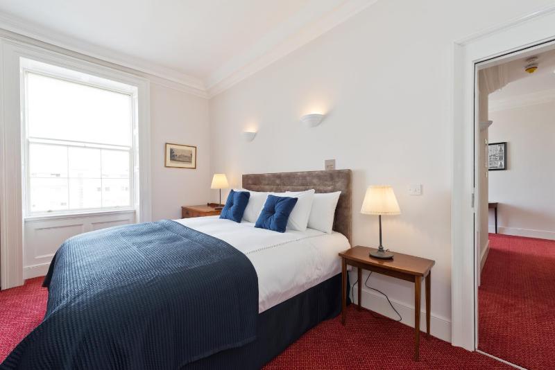 Henrietta Suites City Centre - image 8