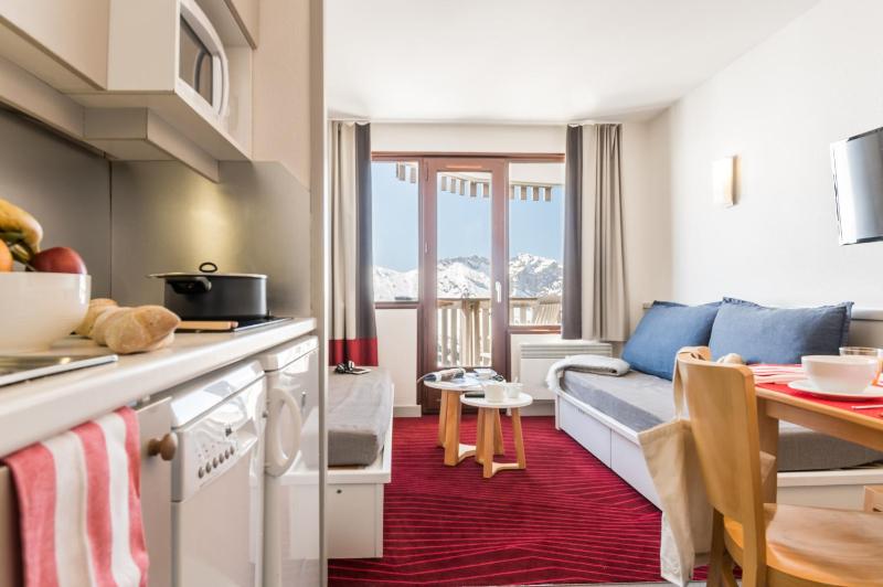 Standard One-Bedroom Apartment (4 People) image 2