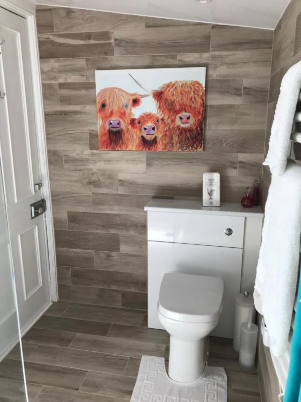 Single Room with Private Bathroom image 2