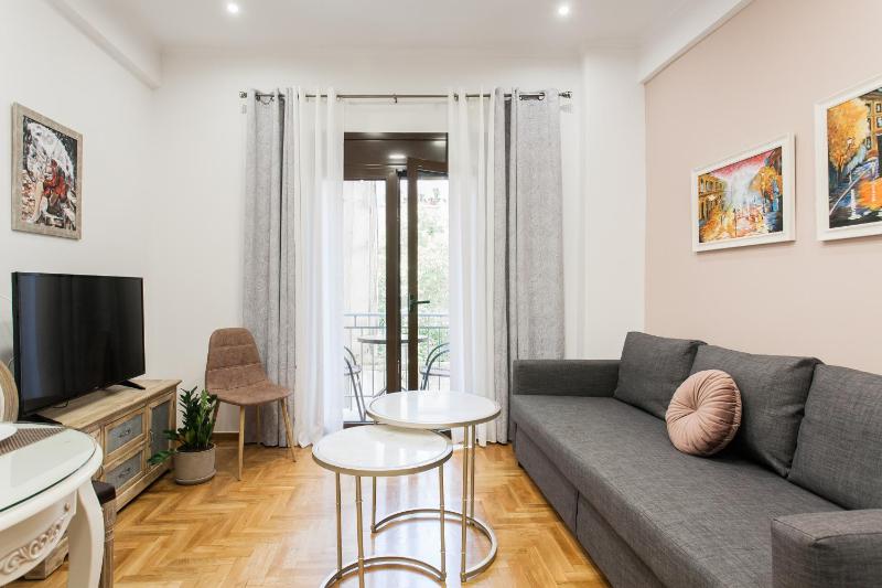 Nicholas Point Apartments and Rooms - image 4
