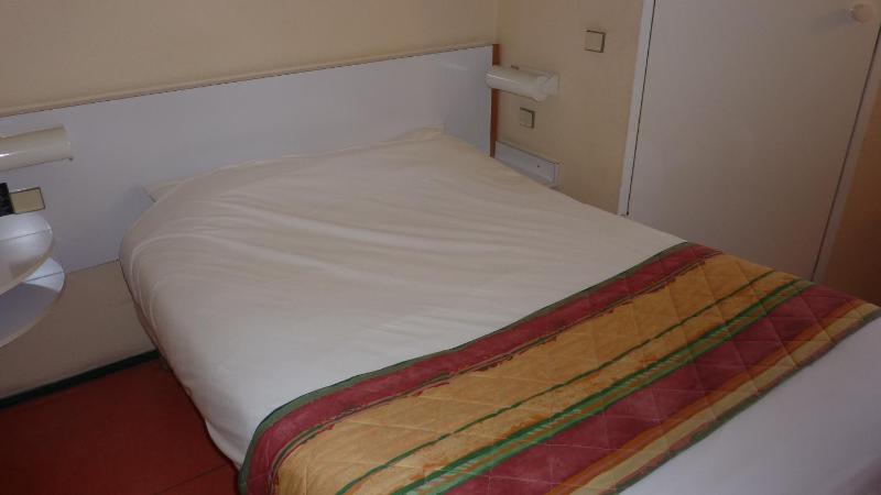 Double Room image 3