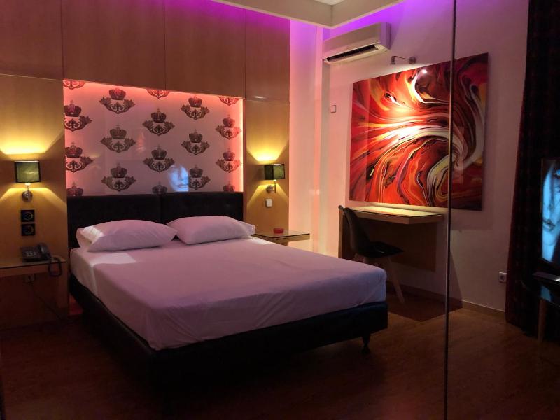 Double Room image 4