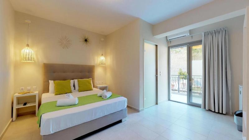 Junior Suite with Balcony image 3