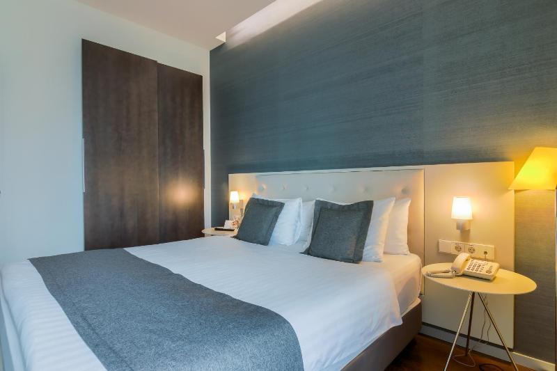 Superior Suite Queen Bed  image 4
