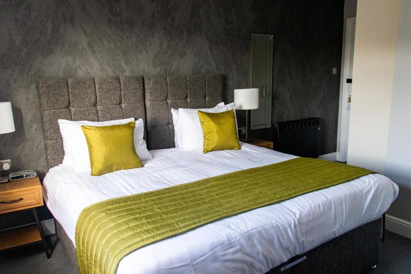Standard Twin Room image 3