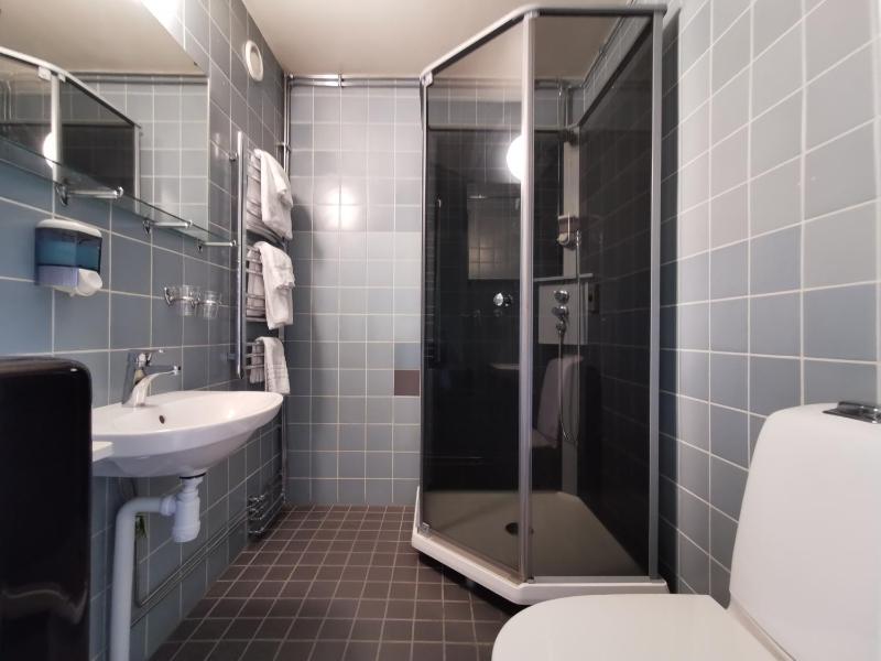 Business Twin Room image 2