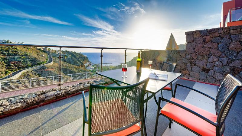 One-Bedroom Apartment with Balcony image 2