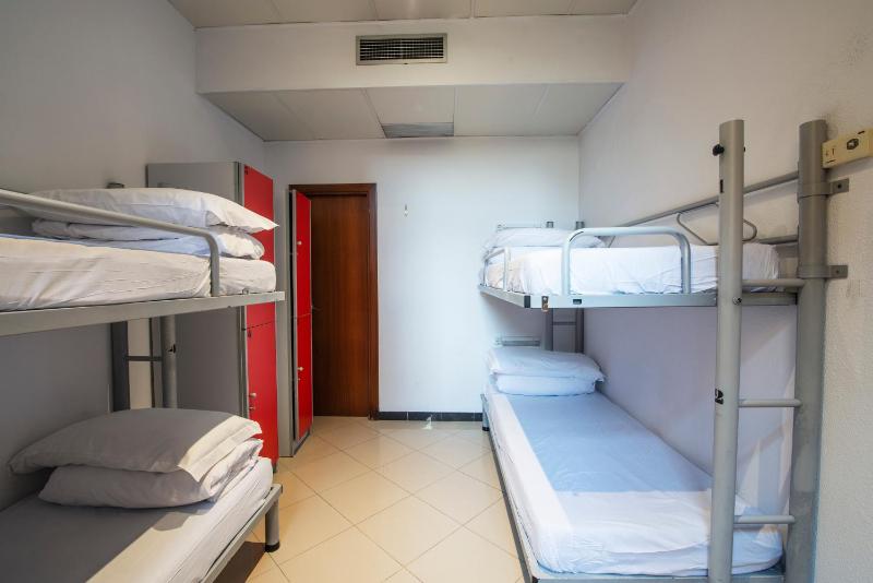 Safestay Barcelona Passeig de Gracia - image 10