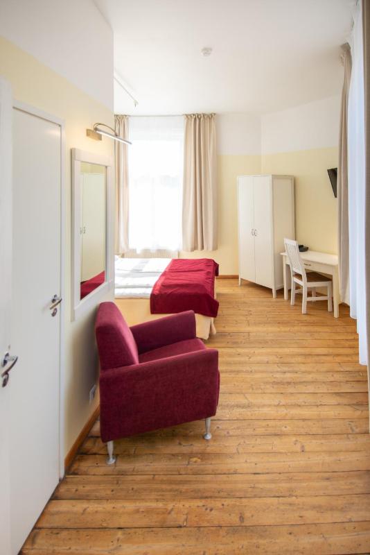 Standard Double Room image 4