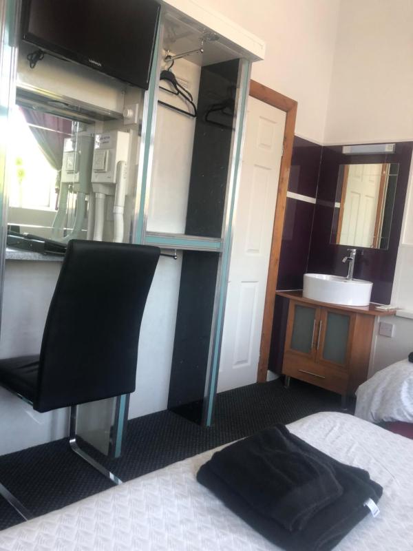 Standard Family of 3 Room image 3