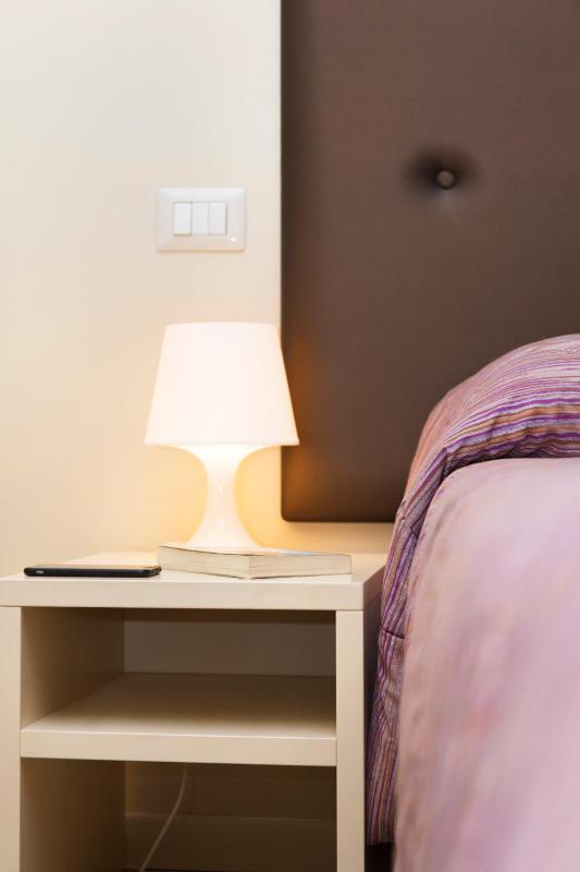 One-Bedroom Apartment - Disability Access image 3