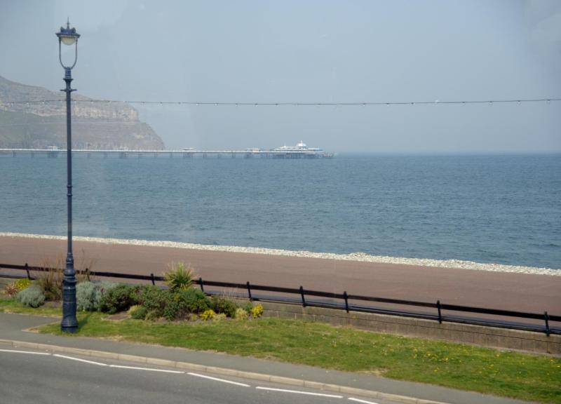 Twin Room with Sea View image 2