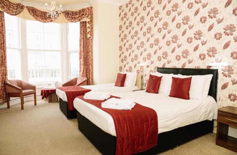 Standard Twin Room image 1